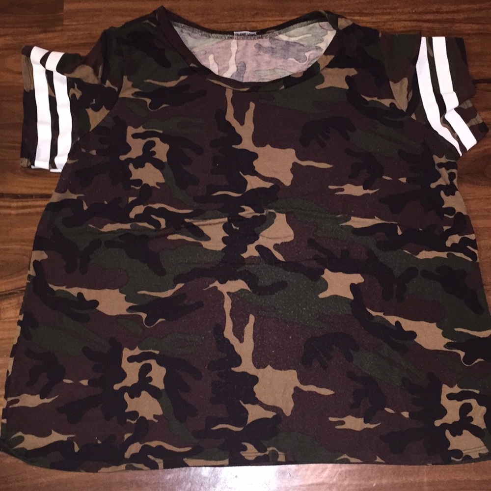 Camo tee plus size